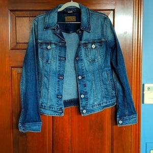 Levi jean jacket, medium wash, size medium
